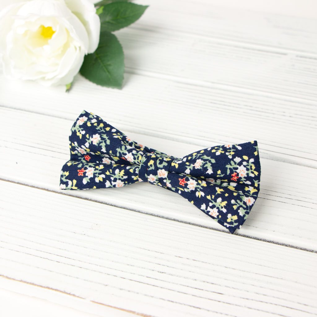 Men's Cotton Floral Bow Tie and Handkerchief Set, Navy (Color F21)