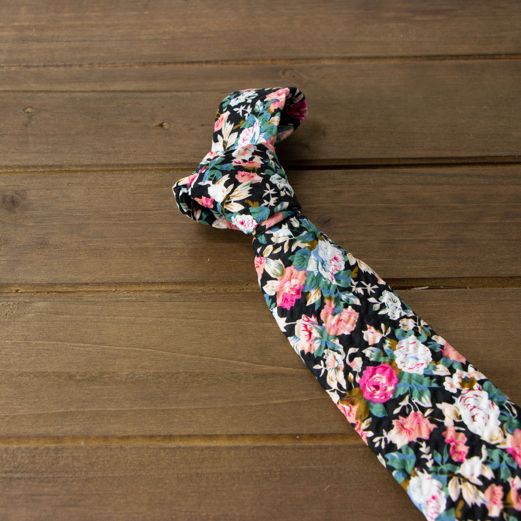Men's Salt Shrinking Seersucker Cotton Floral Print Necktie and Handkerchief Set, Black Coral